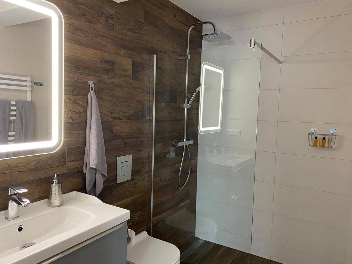 Apartament Moniuszki ゴジュフ・ヴィエルコポルスキ エクステリア 写真