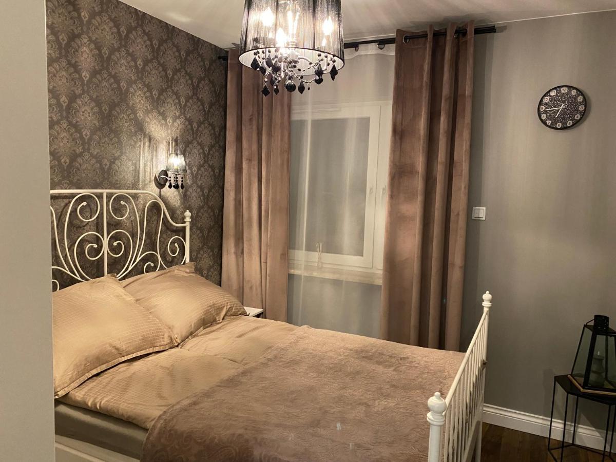 Apartament Moniuszki ゴジュフ・ヴィエルコポルスキ エクステリア 写真